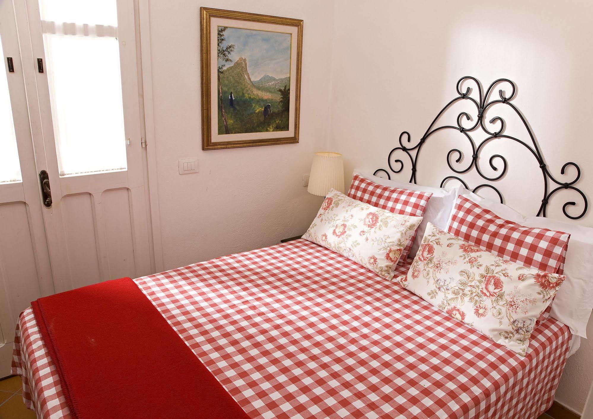 La Vignaredda - Residenza Di Charme Hotel Aggius Eksteriør billede